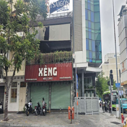 CHO THUÊ GÓC 2MT NGUYỄN ĐÌNH CHIỂU, Q.1 – 8×18M, 2 LẦU– 110 TR/THÁNG