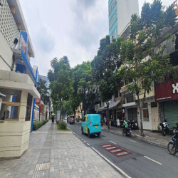 CHO THUÊ GÓC 2MT NGUYỄN ĐÌNH CHIỂU, Q.1 – 8×18M, 2 LẦU– 110 TR/THÁNG