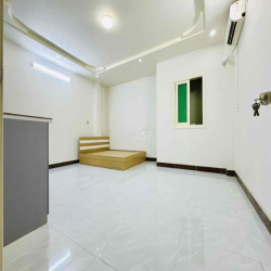 28m2, cửa sổ trời