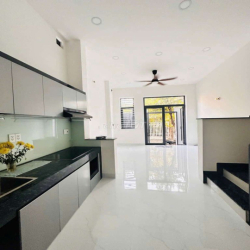 Nhà 1 Trệt 2 Lầu Sân Thượng 3PN Hẻm Xe Hơi Đường Số Lâm Văn Bền