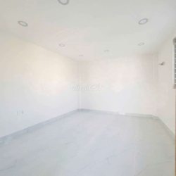 Nhà 1 Trệt 2 Lầu Sân Thượng 3PN Hẻm Xe Hơi Đường Số Lâm Văn Bền