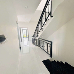 Nhà 1 Trệt 2 Lầu Sân Thượng 3PN Hẻm Xe Hơi Đường Số Lâm Văn Bền