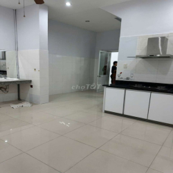 NHÀ TRỆT LẦU MT ĐƯỜNG SỐ LÂM VĂN BỀN, DT 4 X 15M.