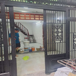 nhà cho thuê ngyên căn p3q8