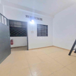 phòng trọ giá rẻ có máy lanh,ban công ,gác,máy giăt , ngay p văn chieu