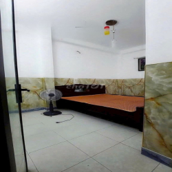 Cho thuê nhà cực đẹp đối diện trường công nghiệp thực phẩm: 4 x 13 M 