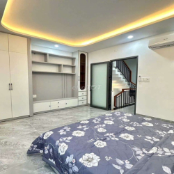 NHÀ ĐẸP MỚI KENG, TRỆT, 4 LẦU, 5PN, FULL NỘI THẤT CAO CẤP 