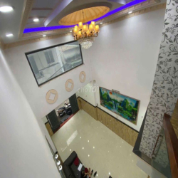 CHO THUÊ NHÀ HẺM XE HƠI 4PN 4WC SẴN MÁY LANH 549 LÊ VĂN THỌ