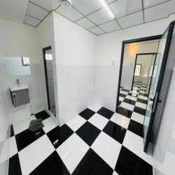 Nhà mới 100% mặt tiền Lê Hồng Phong