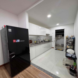 Cho thuê căn hộ 2pn giá 8 triệu c/c Diamond Riverside