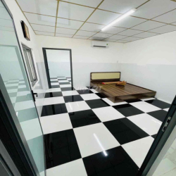 Nhà mới 100% mặt tiền Lê Hồng Phong