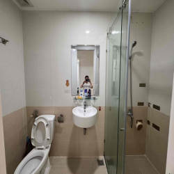 Cho thuê căn hộ 2pn giá 8 triệu c/c Diamond Riverside