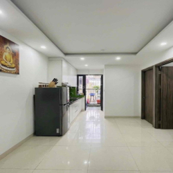 Cho thuê ccmn 2n1k Võng Thị 100m ra Hồ Tây, căn hộ thoáng đẹp mới