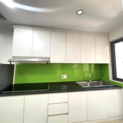 Cho thuê ccmn 2n1k Võng Thị 100m ra Hồ Tây, căn hộ thoáng đẹp mới