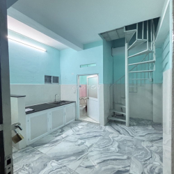 Cho thuê nhà 2 tầng căn góc hẻm 150 Lý Chính Thắng Q3 chỉ 9tr