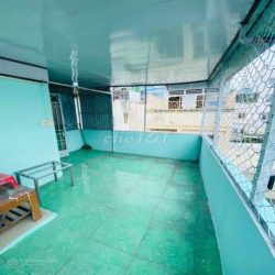 Cho thuê nhà 2 tầng căn góc hẻm 150 Lý Chính Thắng Q3 chỉ 9tr