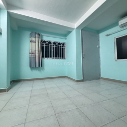 Cho thuê nhà 2 tầng căn góc hẻm 150 Lý Chính Thắng Q3 chỉ 9tr