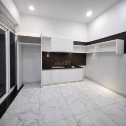 Cho thuê nguyên căn Cityland Center giá 35tr 5pn