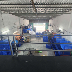 Cho thuê nhà kho mặt tiền đường đa phước . Diên tích 6x30 có gác lững.