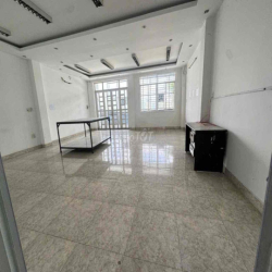 Cho thuê Toà Nhà 4 Tầng MT Phan văn hớn 8x30 6 phòng sân đậu 5 Oto