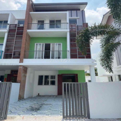 Cho thuê nhà mớ 100%, Căn Góc Suncasa gần Thành Phố Mới  - Diện tích 7