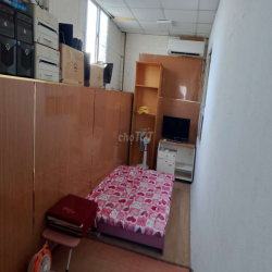 căn hộ 70m2, 2 ngủ, 1 WC, bếp riêng
