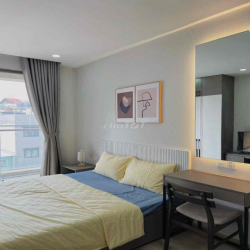 Masteri Millennium studio có ban công đầy đủ nội thất