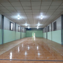 CHO THUÊ KHO 200, 6×30 XUÂN THỚI THƯỢNG- HOCMON . GIÁ : 13 TRIỆU