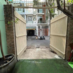 Cho thuê nhà nguyên căn xe hơi vào tận nhà khu dân cư đặng Thùy Trâm -