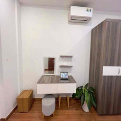 CHOTHUÊ 1PN BANCOL GẦN CHÙ ĐẠI GIÁC Đ.NGUYỄN V.TRỖI TIỆN ĐI Q3,Q1,Q.BT