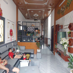 Nhà mới xây, full nội thất, dọn vào ở ngay