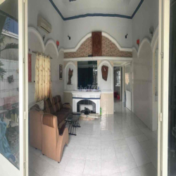 cho thuê nhà sân vườn. Vừa ở vừa kd cơ sở