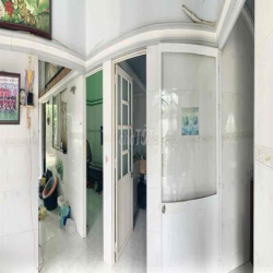 cho thuê nhà sân vườn. Vừa ở vừa kd cơ sở