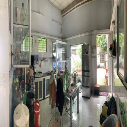 cho thuê nhà sân vườn. Vừa ở vừa kd cơ sở