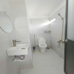 Cho Thuê 12p Full NT Ban Công Phòng to 20m2 Giá 45tr/th PcCC đầy đủ