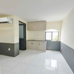 Cho Thuê 12p Full NT Ban Công Phòng to 20m2 Giá 45tr/th PcCC đầy đủ