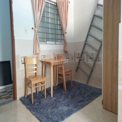 Phòng gác lửng- đầy đủ tiện nghi-ngay cầu Kênh Tẻ