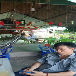 cần sang quán cafe sớm nhỏ