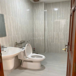 Cần cho thuê gấp nhà MT 383A Nguyễn Thái Bình, Phường 12,Quận Tân Bình