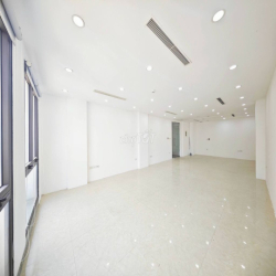 Cho thuê sàn văn phòng Lê Văn Lương 70m2 13tr Nhà vuông vắn