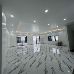 cho thuê nhà làn 2 phố đi bộ Go Bắc Giang