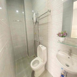 siêu phẩm căn hộ chung cư mini thang máy sát Quận 1 , âu dương lân Q8