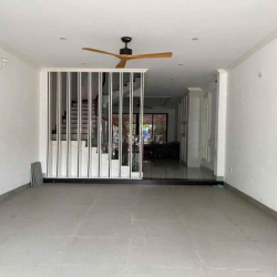 CHO Thuê Nhà ( 1 Trệt 3 Lầu), Phước Long B - Gần Đỗ Xuân Hợp - Q9