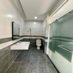 Cho Thuê Nhà DT 6x14m Sân Rộng 1Trệt 2Lầu 4Pn 5Wc Ngay Picity TX 13