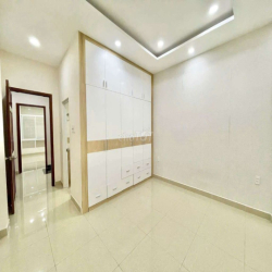 CHO THUÊ NHÀ 3 LẦU CÓ GARA XE HƠI, NGAY CÂN NHƠN HOÀ