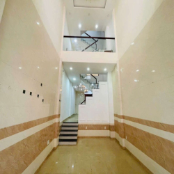 CHO THUÊ NHÀ 3 LẦU CÓ GARA XE HƠI, NGAY CÂN NHƠN HOÀ