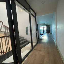 CHO THUÊ NHÀ ĐẸP  BÌNH LỢI P13 – NHÀ MỚI 3 TẦNG, XE HƠI TỚI CỬA