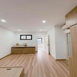 Cho thuê mặt phố Lê Trọng Tấn, lô góc (8 tầng.).S:85m. giá50 tr