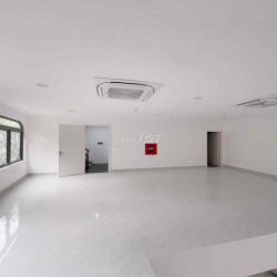 Cho thuê mặt phố Lê Trọng Tấn, lô góc (8 tầng.).S:85m. giá50 tr