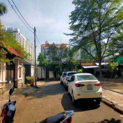 BIỆT THỰ KIỂU PHÁP VIP BÊN SÔNG HBC – 300M² – GARA Ô TÔ – 4PN 